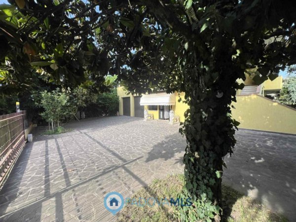 casa indipendente in vendita ad Agna