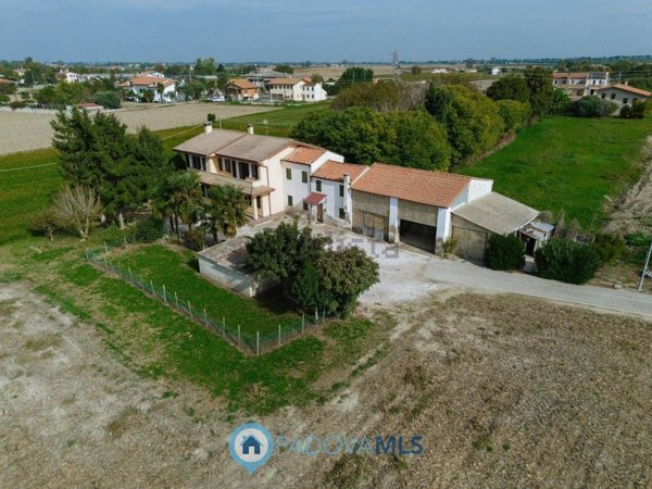 casa indipendente in vendita ad Agna