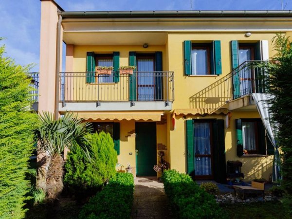 casa indipendente in vendita ad Agna