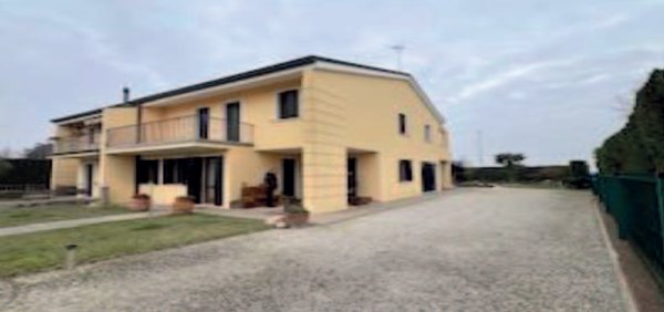 casa indipendente in vendita ad Agna