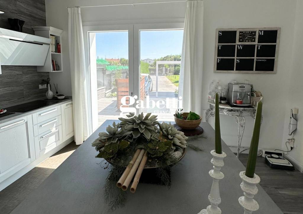 casa indipendente in vendita ad Agna