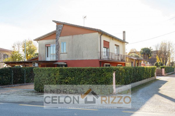 casa indipendente in vendita ad Agna