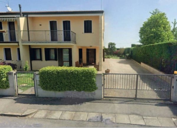 appartamento in vendita ad Agna