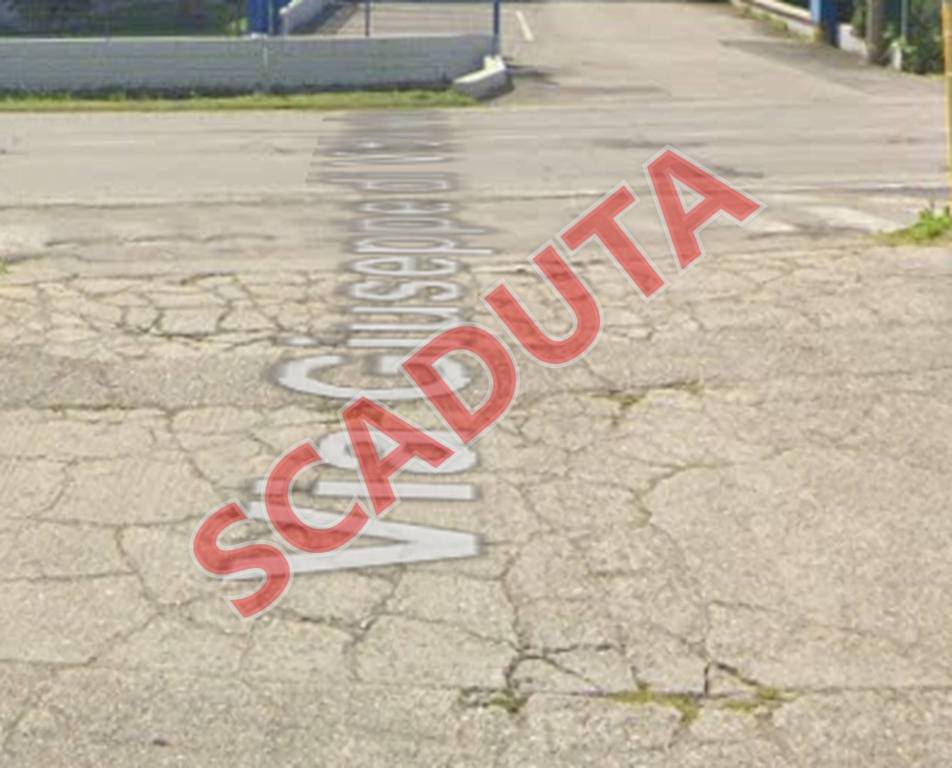 locale commerciale in vendita ad Agna