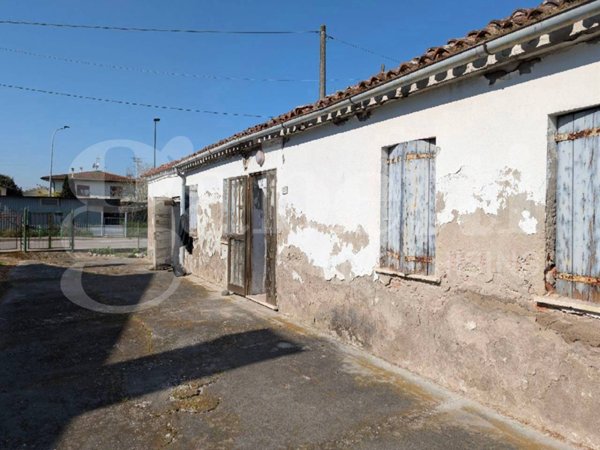 casa indipendente in vendita ad Agna