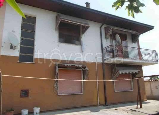 casa indipendente in vendita ad Agna