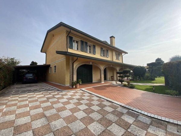 casa indipendente in vendita ad Agna