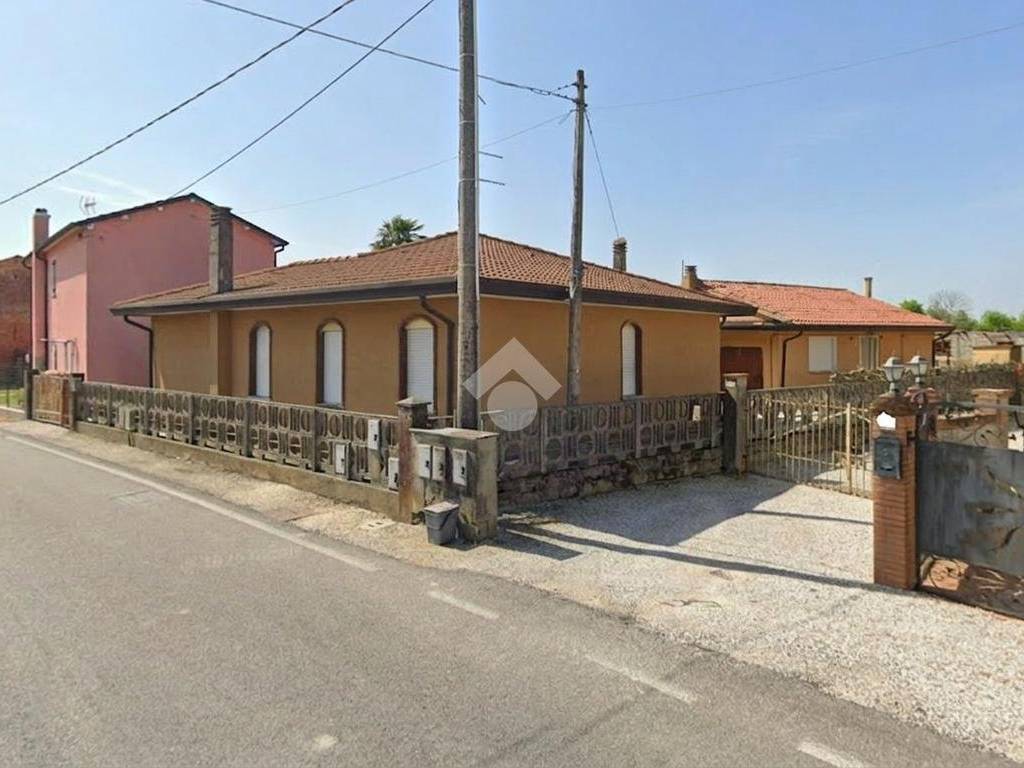 casa indipendente in vendita ad Agna in zona Frapiero