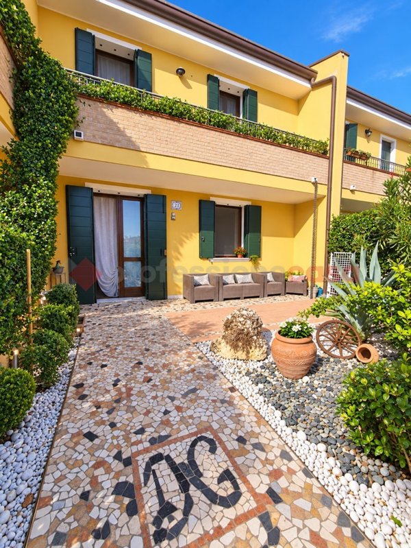 casa indipendente in vendita ad Agna