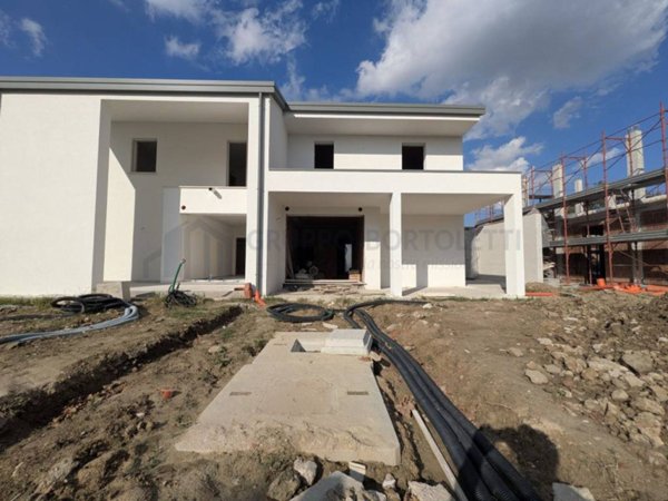 casa indipendente in vendita ad Albignasego in zona Lion