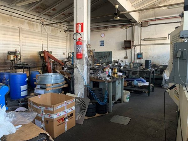 capannone in vendita ad Albignasego in zona Mandriola