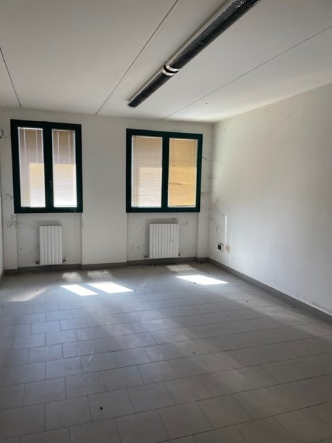 locale di sgombero in vendita ad Albignasego in zona Mandriola
