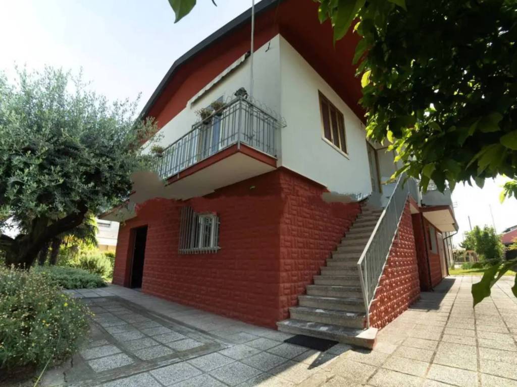 appartamento in vendita ad Albignasego in zona Lion