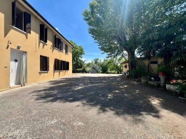casa indipendente in vendita ad Albignasego in zona Lion