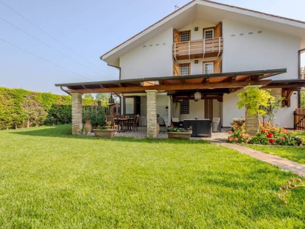 casa indipendente in vendita ad Albignasego in zona Mandriola