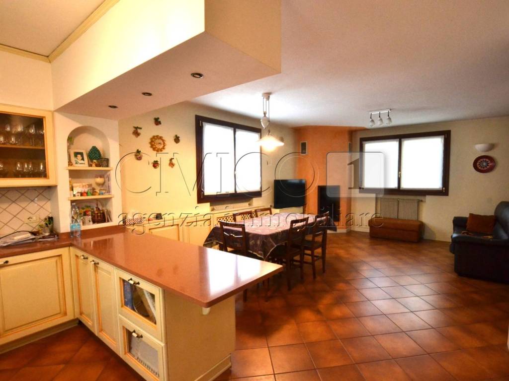 casa indipendente in vendita ad Albignasego in zona Mandriola