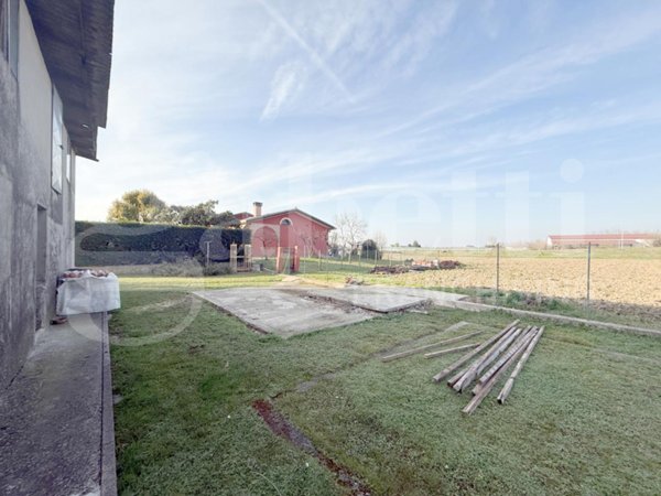 casa indipendente in vendita ad Albignasego in zona Lion