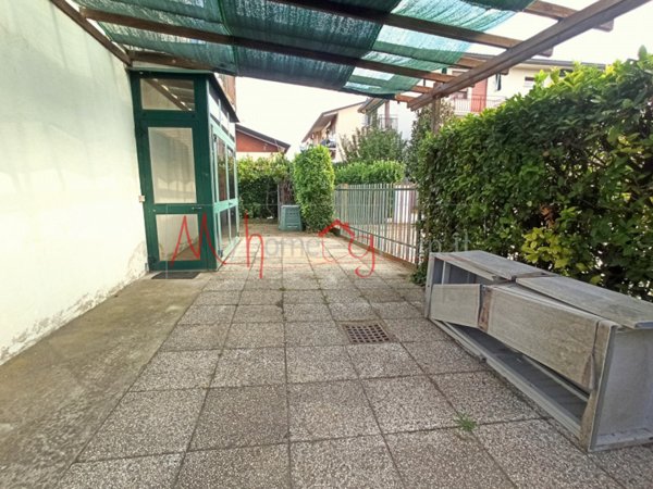 casa indipendente in vendita ad Albignasego in zona Mandriola