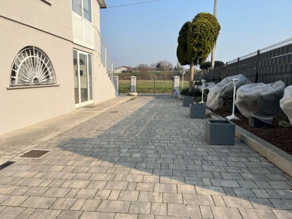 casa indipendente in vendita ad Albignasego in zona Mandriola