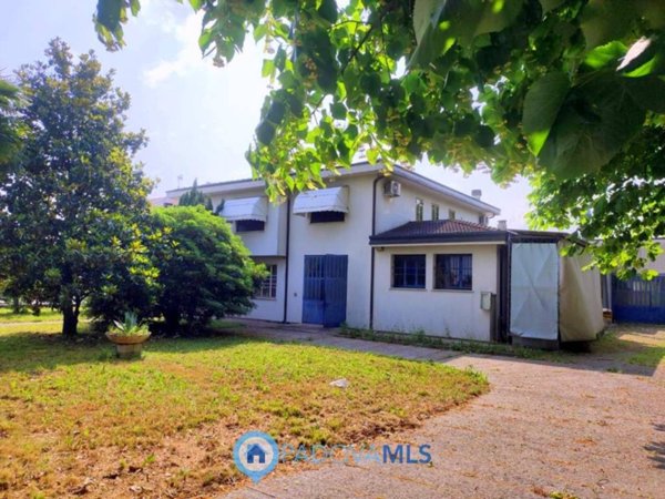 casa indipendente in vendita ad Albignasego in zona Lion