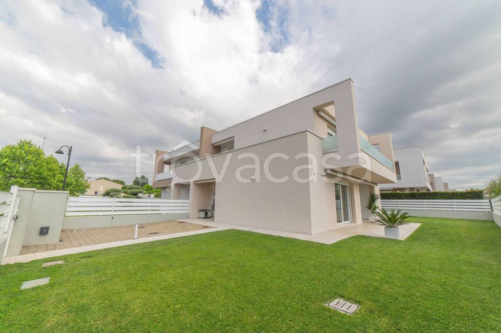 casa indipendente in vendita ad Albignasego in zona Mandriola