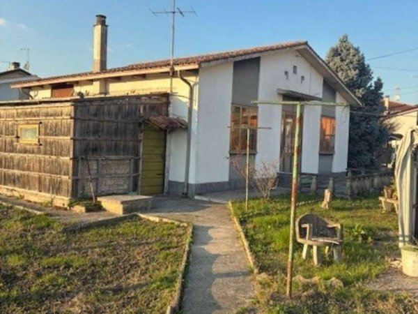 casa indipendente in vendita ad Albignasego in zona Lion