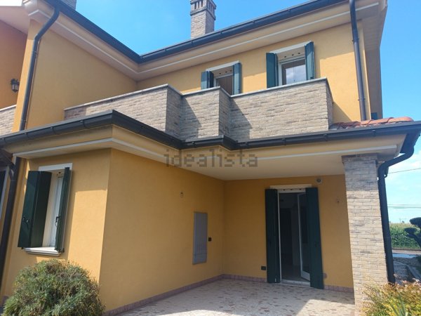 casa indipendente in vendita ad Albignasego in zona Lion
