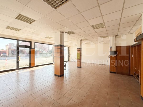 negozio in vendita ad Albignasego