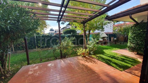 casa indipendente in vendita ad Albignasego in zona Mandriola