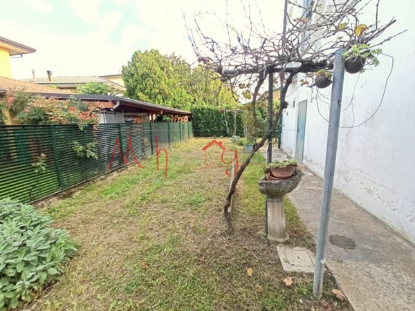casa indipendente in vendita ad Albignasego in zona Mandriola