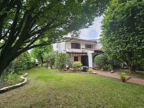 casa indipendente in vendita ad Albignasego in zona Mandriola