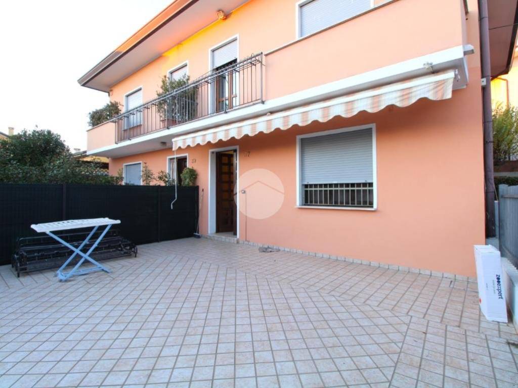 casa indipendente in vendita ad Albignasego in zona Lion
