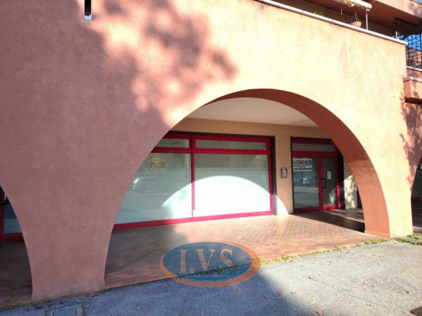 negozio in vendita ad Albignasego in zona Mandriola