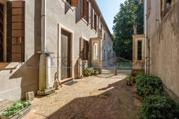 casa indipendente in vendita ad Albignasego in zona Mandriola