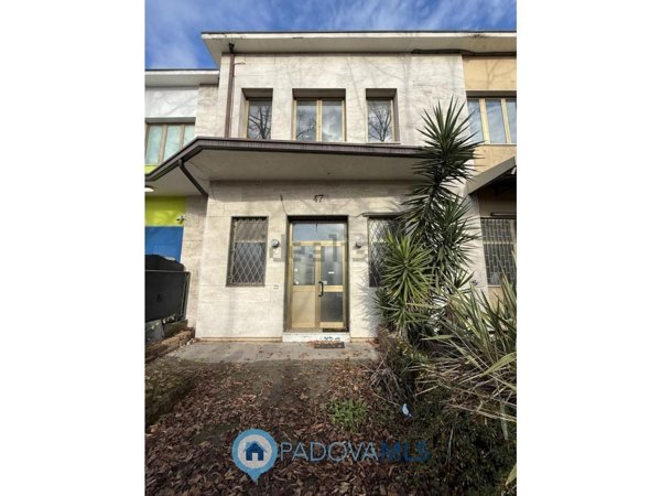 locale di sgombero in vendita ad Albignasego