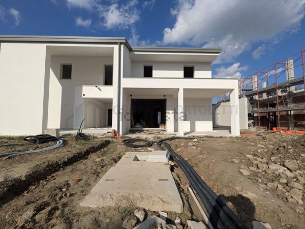casa indipendente in vendita ad Albignasego in zona Lion