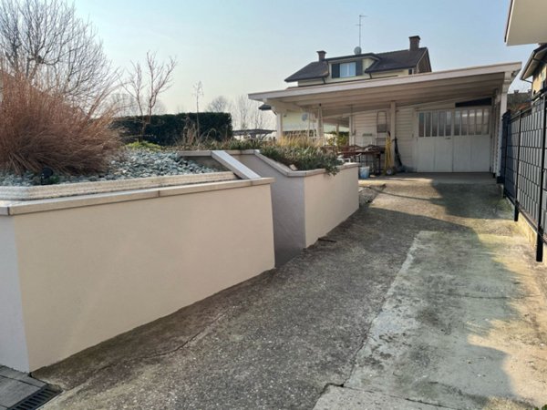 casa indipendente in vendita ad Albignasego in zona Mandriola
