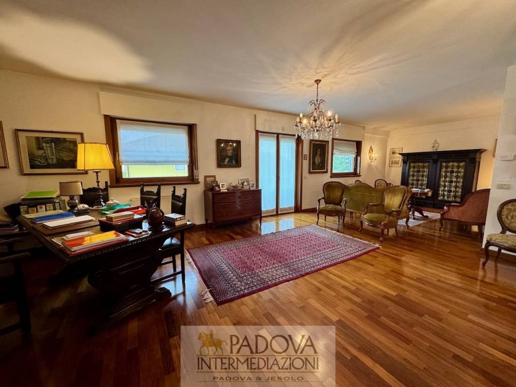 appartamento in vendita ad Albignasego in zona Mandriola