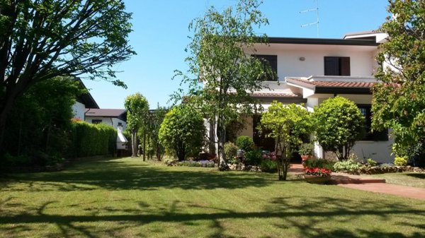 casa indipendente in vendita ad Albignasego in zona Mandriola