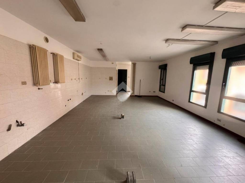ufficio in vendita ad Albignasego in zona Mandriola