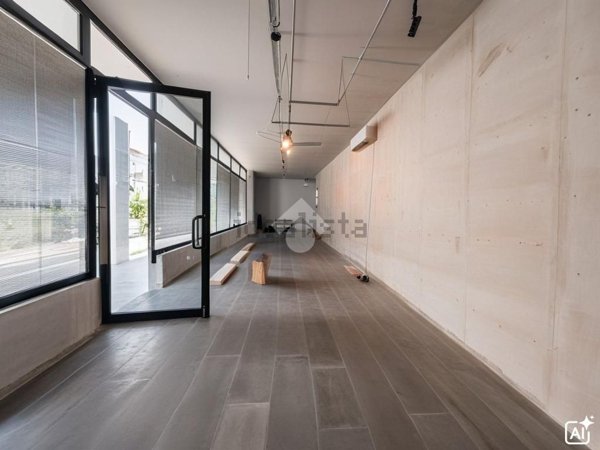 negozio in vendita ad Albignasego