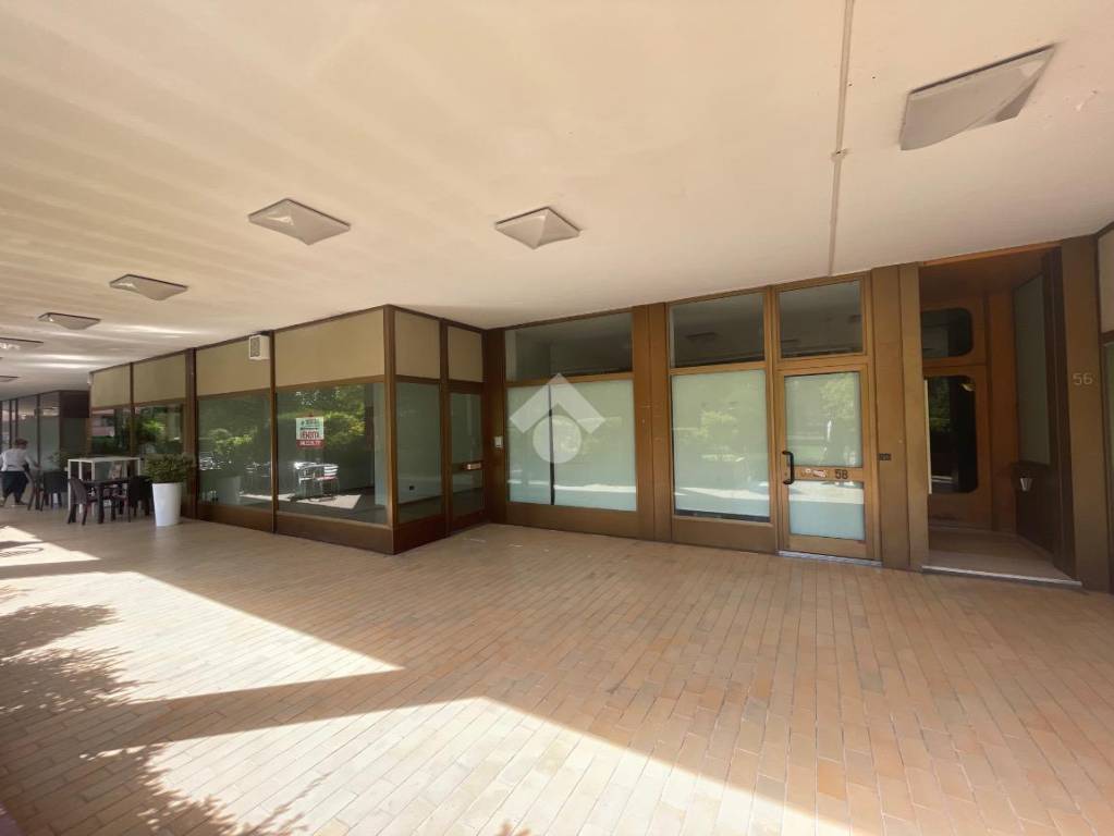 ufficio in vendita ad Albignasego in zona Mandriola