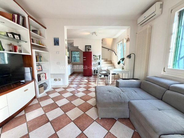 casa indipendente in vendita ad Albignasego in zona Mandriola