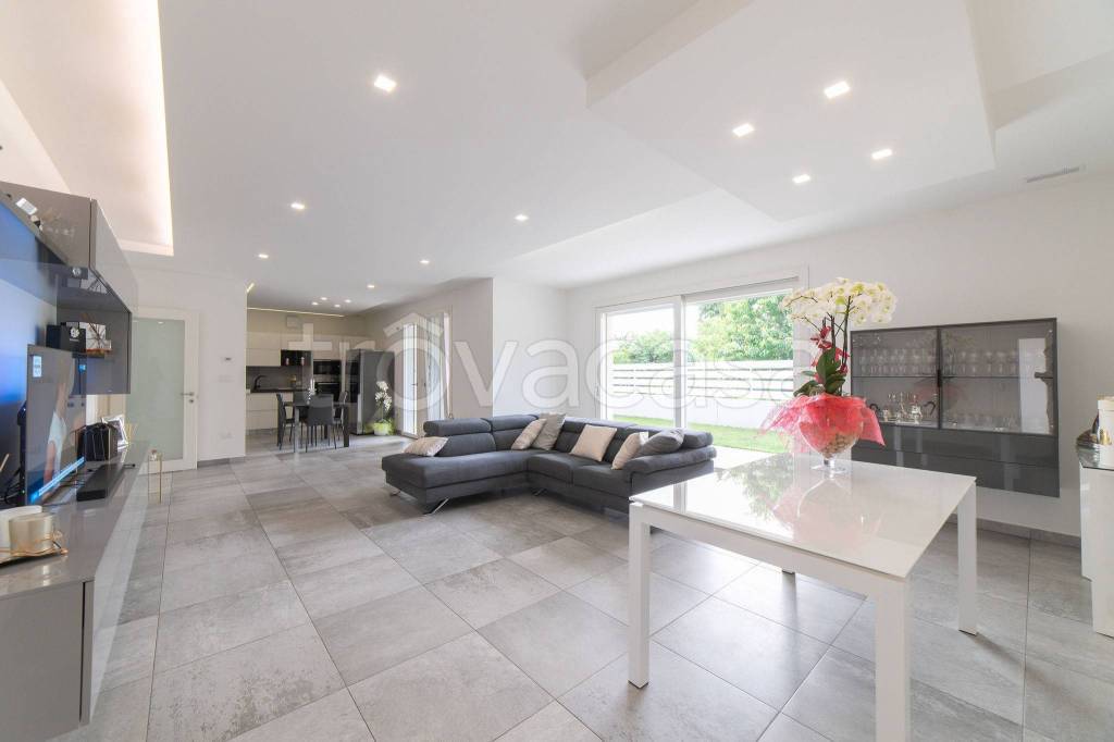 casa indipendente in vendita ad Albignasego in zona Mandriola