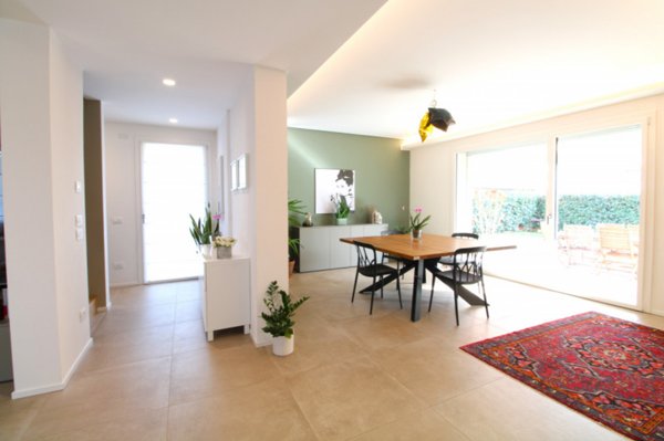 casa indipendente in vendita ad Albignasego in zona Mandriola