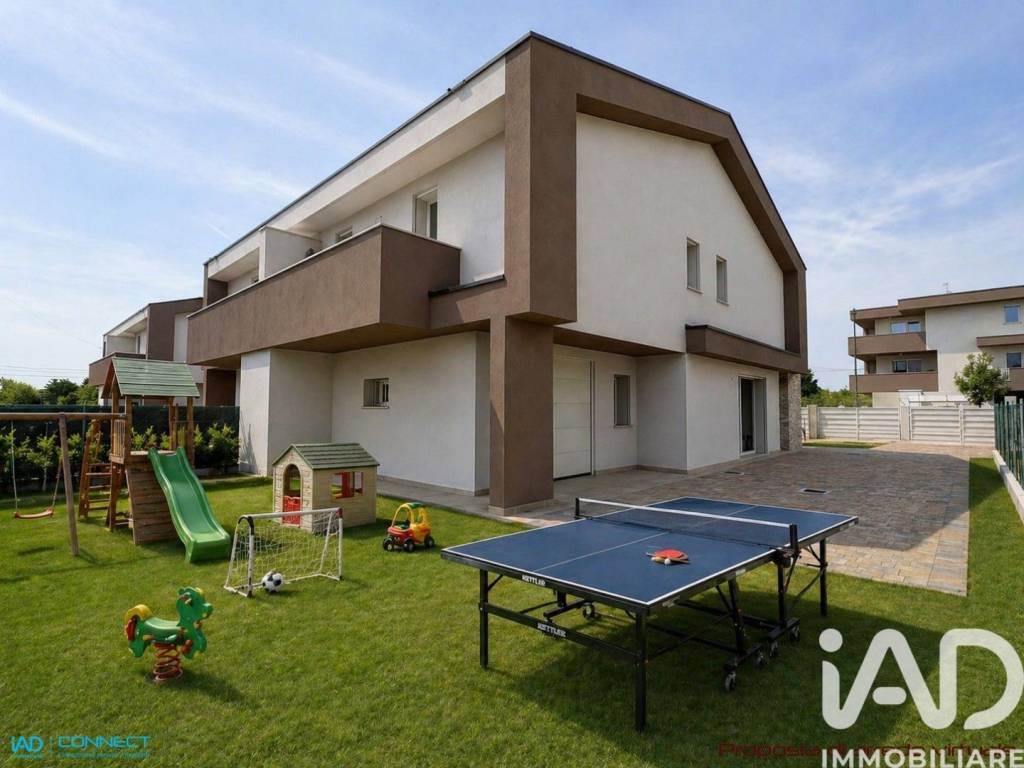casa indipendente in vendita ad Albignasego in zona Lion