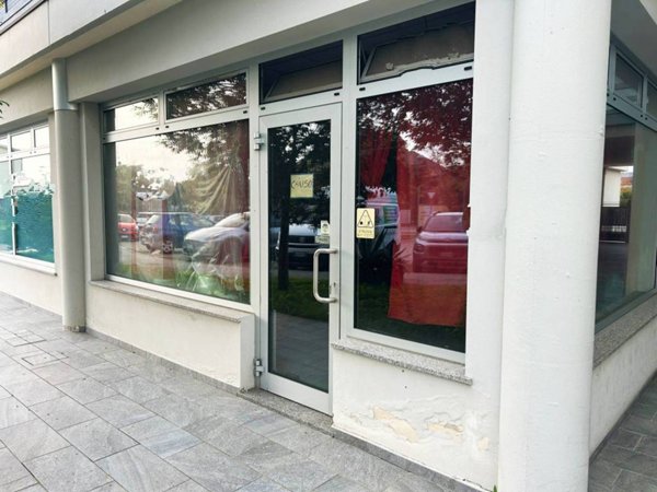 negozio in vendita ad Albignasego