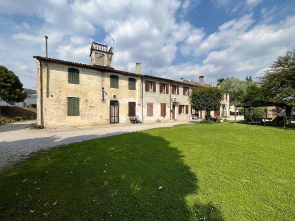 casa indipendente in vendita ad Albignasego in zona Mandriola