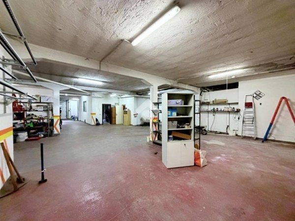 locale commerciale in vendita ad Albignasego