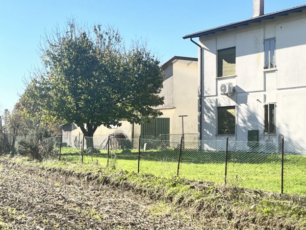casa indipendente in vendita ad Albignasego in zona Lion